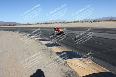 media/Dec-01-2025-Moto Forza (Mon) [[2daa91e15f]]/2-Intermediate Group/Session 4 (Turn 10 Inside)/